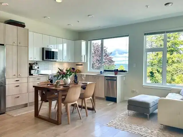 210 10838 WHALLEY BOULEVARD - photo 1 of 18