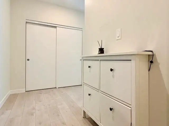 210 10838 WHALLEY BOULEVARD - photo 3 of 18