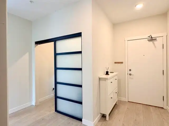 210 10838 WHALLEY BOULEVARD - photo 4 of 18