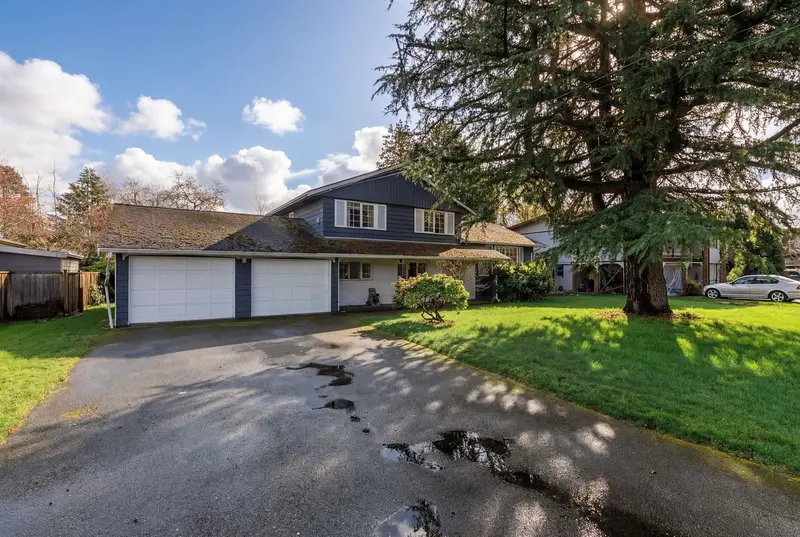 4952 FENTON DRIVE - photo 1 of 25