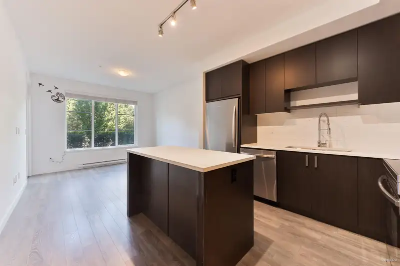 103 13623 81A AVENUE - photo 2 of 27