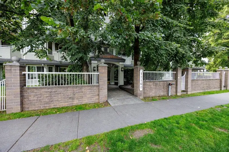 203 12160 80 AVENUE - photo 2 of 24