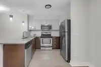 211 13555 GATEWAY DRIVE - thumbnail 7