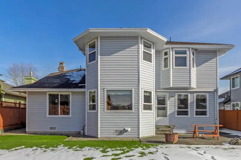 8579 142A STREET - photo 4 of 24
