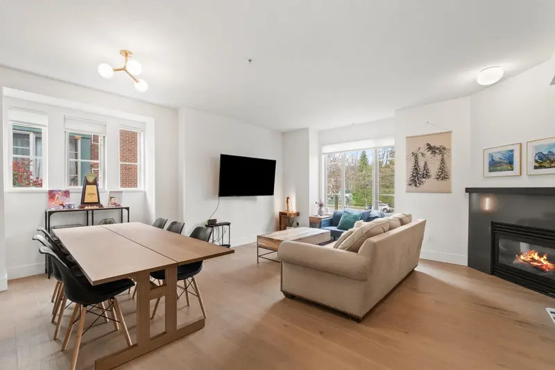 2561 EAST MALL - photo 4 of 23