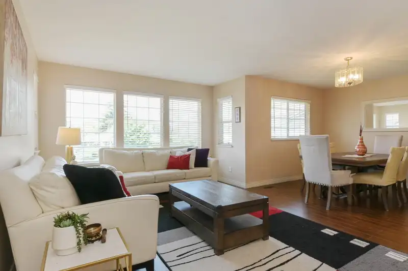 6084 185 STREET - photo 2 of 40