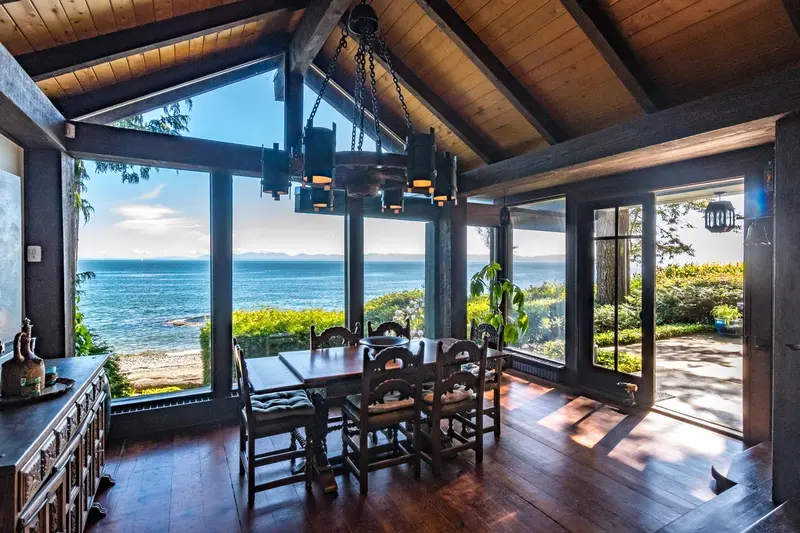 3581 BEACH AVENUE - photo 1 of 25