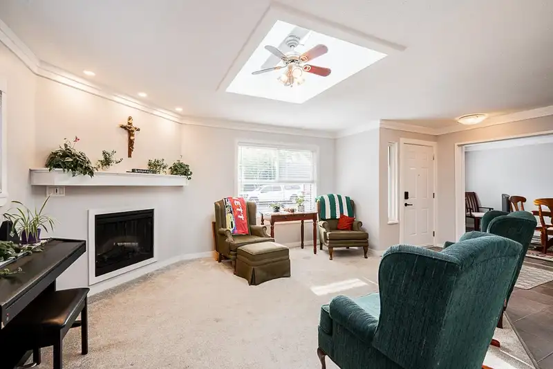 6064 BROOKS CRESCENT - photo 3 of 18
