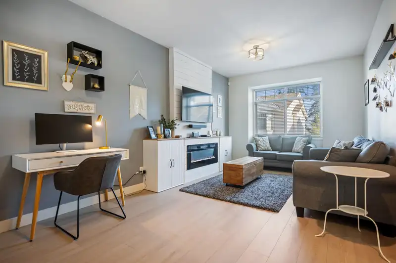39 19551 66 AVENUE - photo 2 of 40
