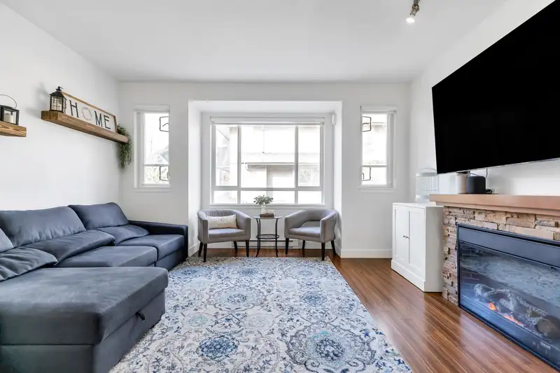 22 7088 191 STREET - photo 2 of 40