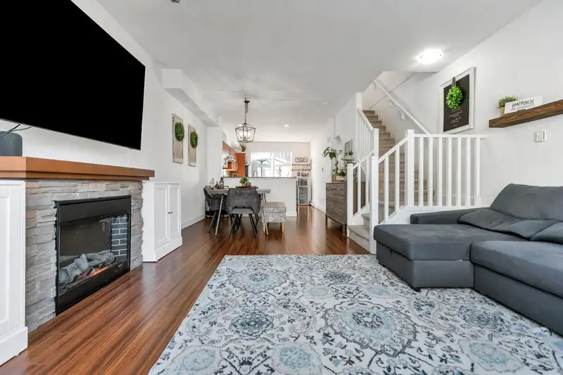 22 7088 191 STREET - photo 4 of 40