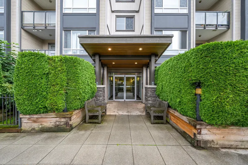 401 2943 NELSON PLACE - photo 3 of 25