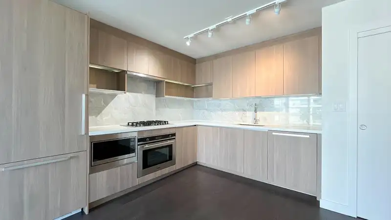4505 13750 100 AVENUE - photo 3 of 20