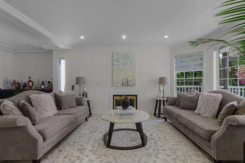 19113 62A AVENUE - photo 4 of 37