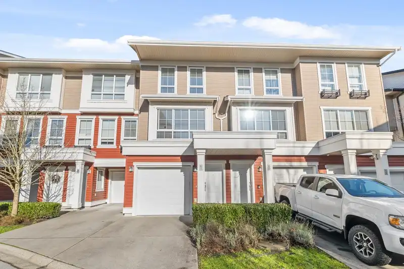 61 19505 68A AVENUE - photo 1 of 29