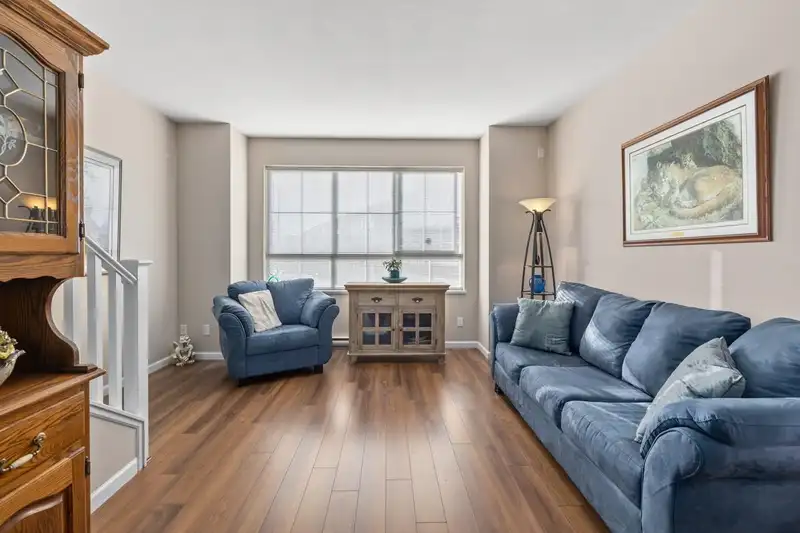 61 19505 68A AVENUE - photo 2 of 29