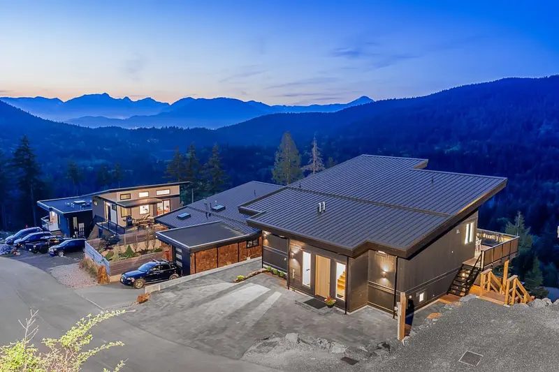 885 RIVENDELL DRIVE - photo 2 of 25