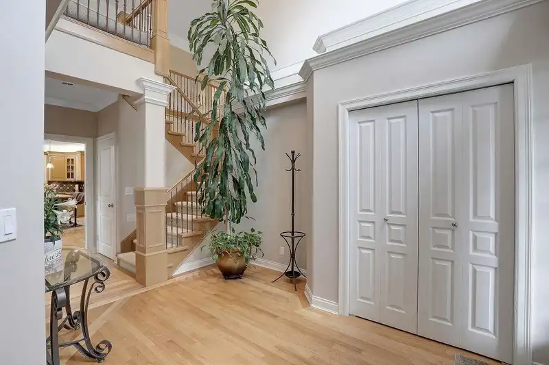 8095 170TH STREET - photo 4 of 40