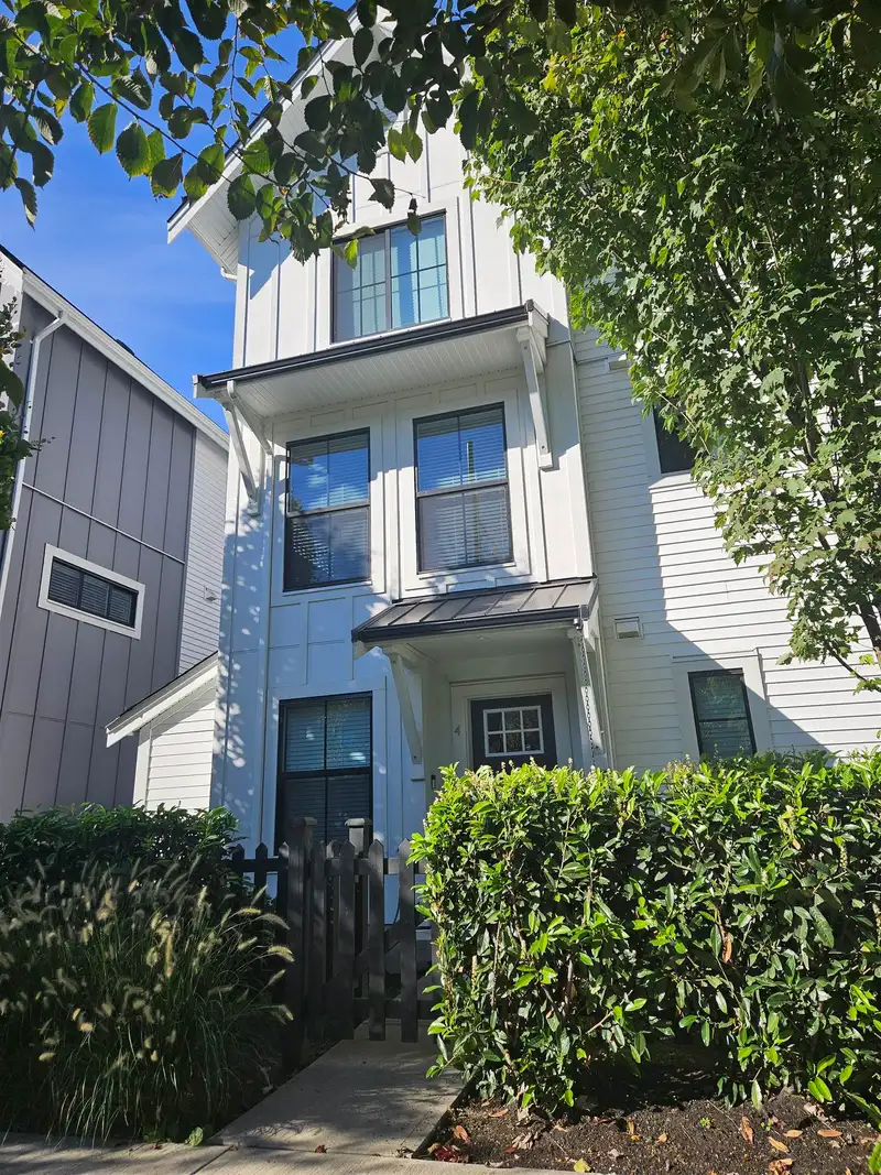 4 5945 176A STREET - photo 2 of 36