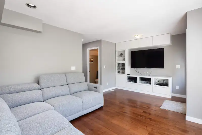 5 6110 138TH STREET - photo 4 of 40