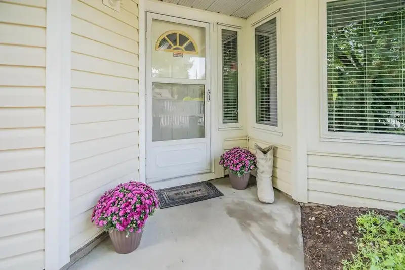 125 9177 154 STREET - photo 2 of 35