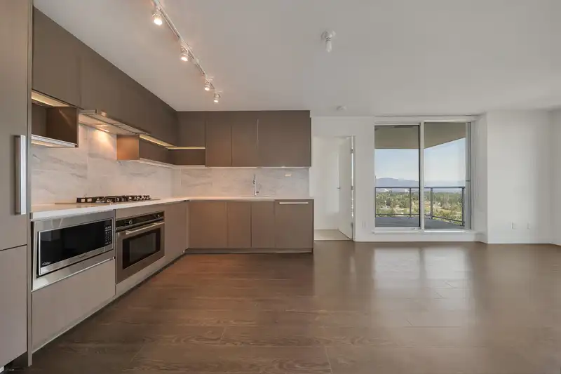 4508 13696 100 AVENUE - photo 1 of 17