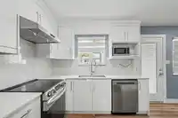 9024 123A STREET - thumbnail 4