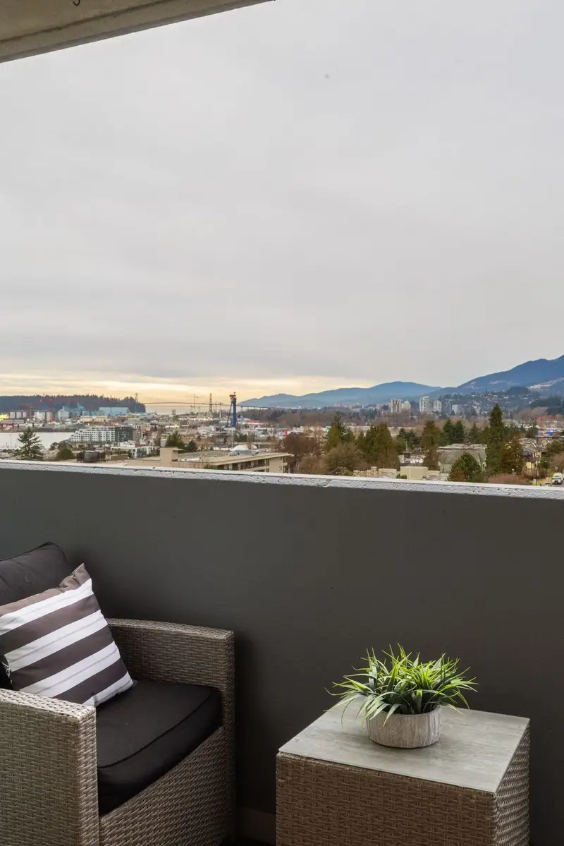 905 110 W 4TH STREET - photo 2 of 25