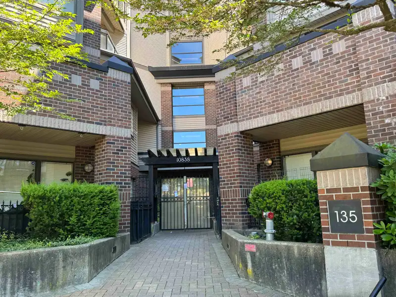328 10838 CITY PARKWAY - photo 2 of 10