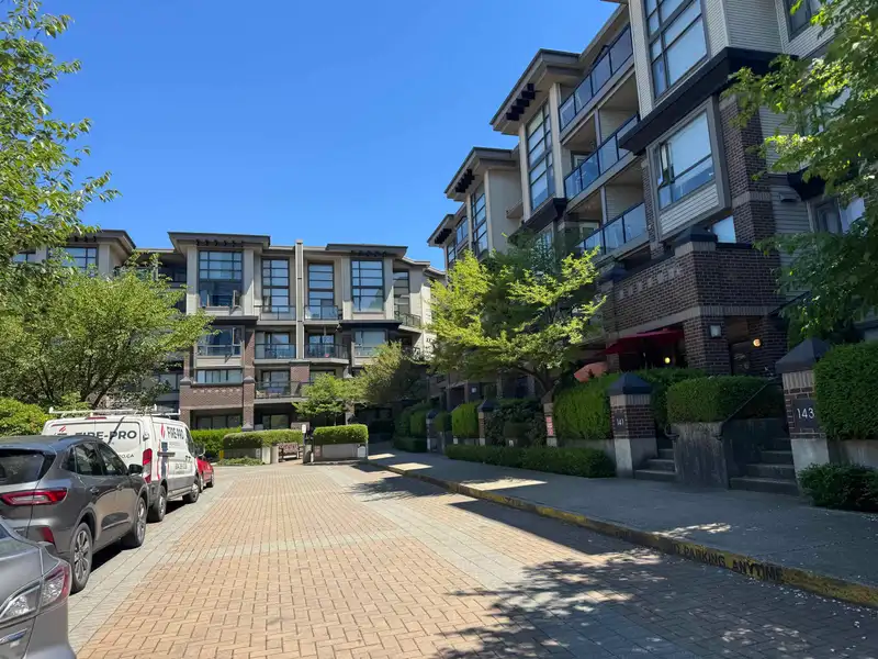 328 10838 CITY PARKWAY - photo 3 of 10