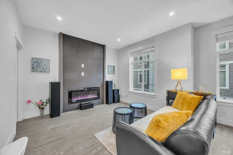 60 11267 133 STREET - photo 4 of 35