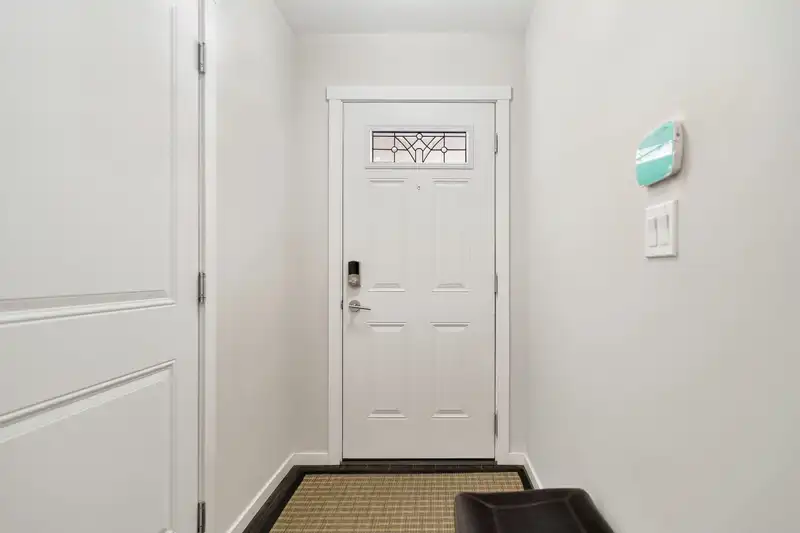 29 13886 62 AVENUE - photo 3 of 30