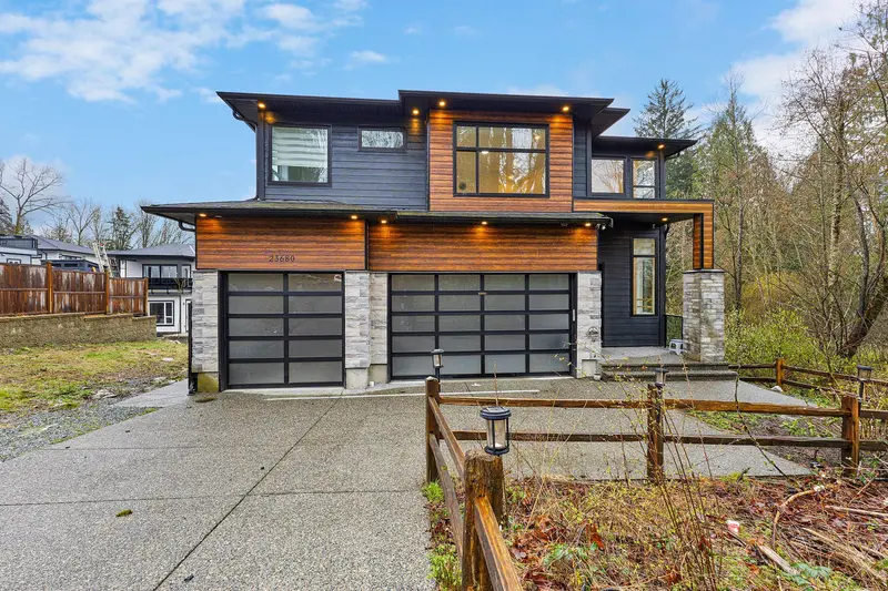 23680 132 AVENUE - photo 1 of 25