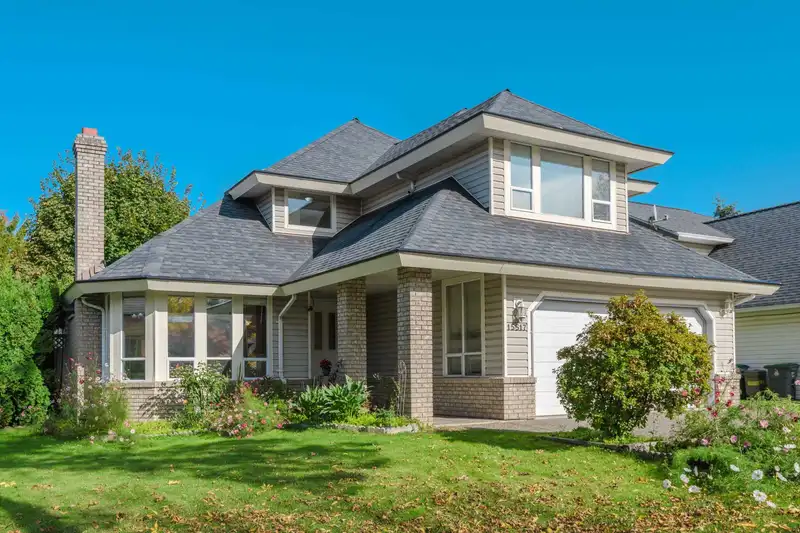 15517 112TH AVENUE - photo 1 of 40