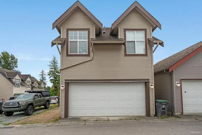 19495 66 AVENUE - photo 4 of 40