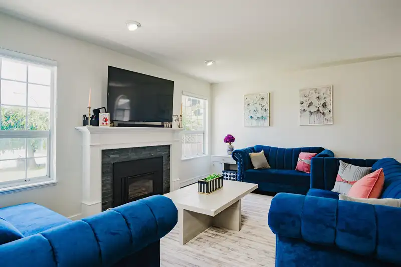5655 187 STREET - photo 2 of 40