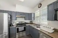18568 64B AVENUE - thumbnail 12