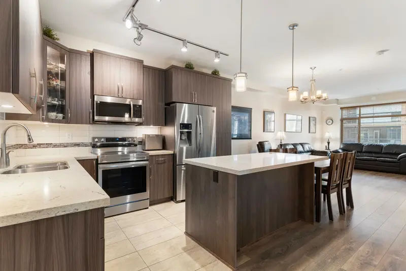 B422 20716 WILLOUGHBY TOWN CENTRE DRIVE - photo 3 of 25