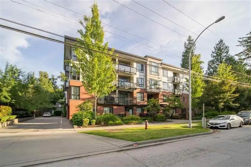 310 14358 60 AVENUE - photo 1 of 10