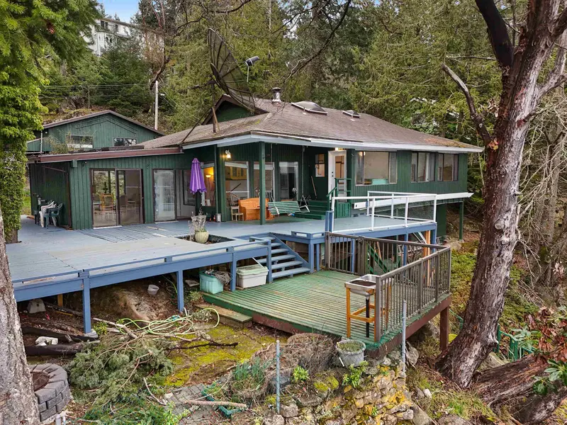 246 LEIGHTON LANE - photo 2 of 25