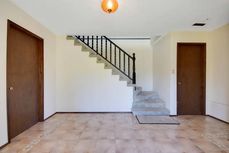 17233 60 AVENUE - photo 2 of 39