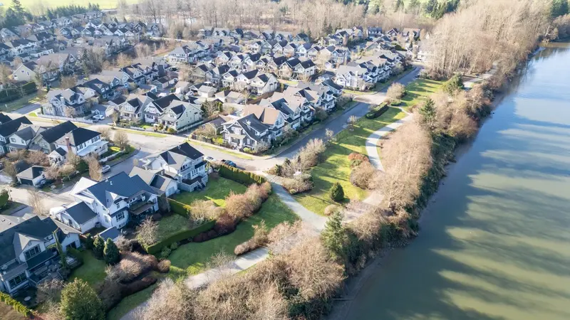 23066 BEDFORD TRAIL - photo 1 of 25