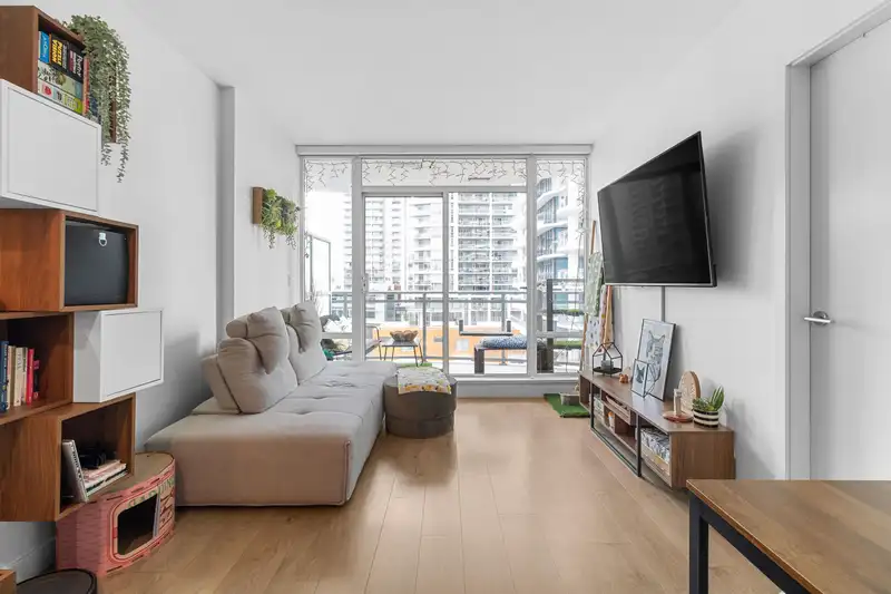 707 13318 104 AVENUE - photo 1 of 28