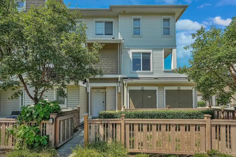 101 19433 68 AVENUE - photo 1 of 28