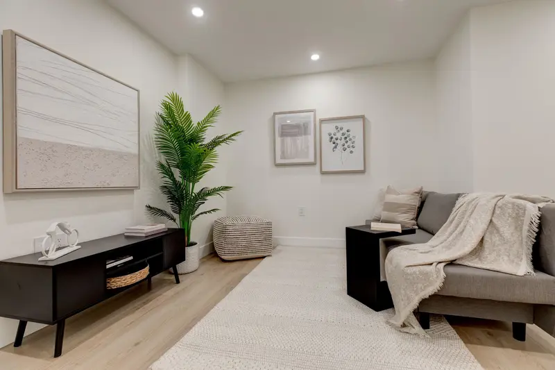 2 339 KEARY STREET - photo 4 of 25