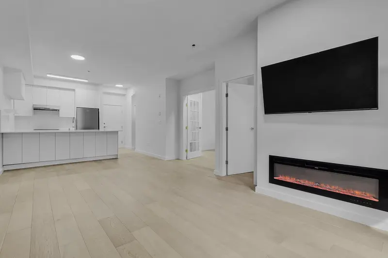 104 10088 148 STREET - photo 2 of 4