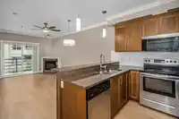 305 8183 121A STREET - thumbnail 19