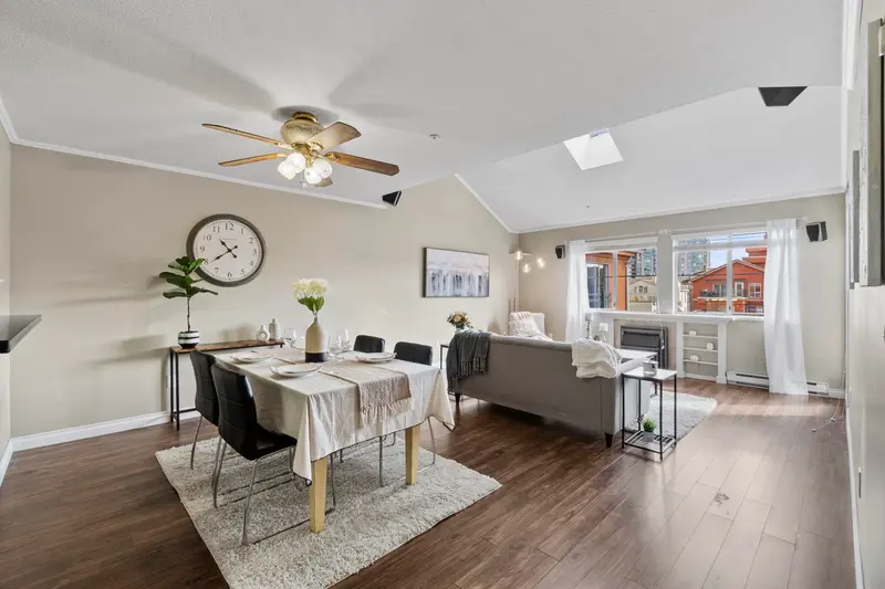 425 3 RIALTO COURT - photo 1 of 25