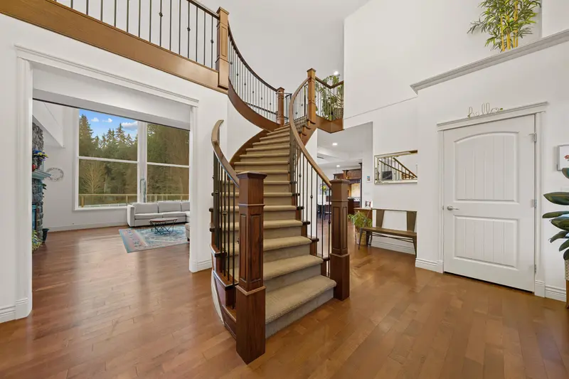 26485 124 AVENUE - photo 4 of 25