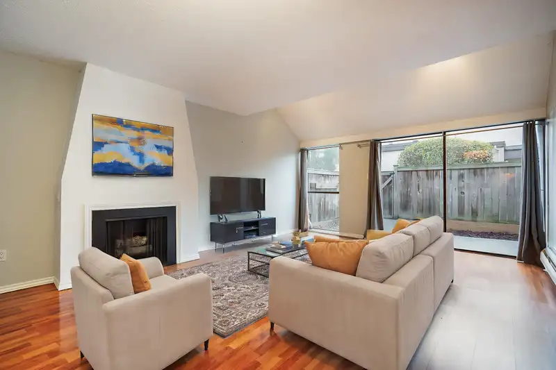 104 17720 60 AVENUE - photo 1 of 25